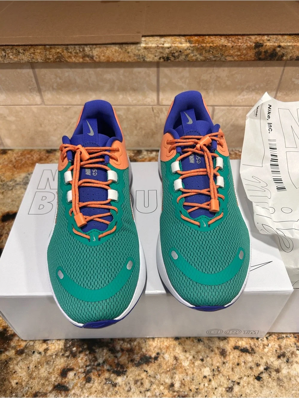 Nike Womens Green & Orange Running Shoes - New with box - Picture 2 of 5